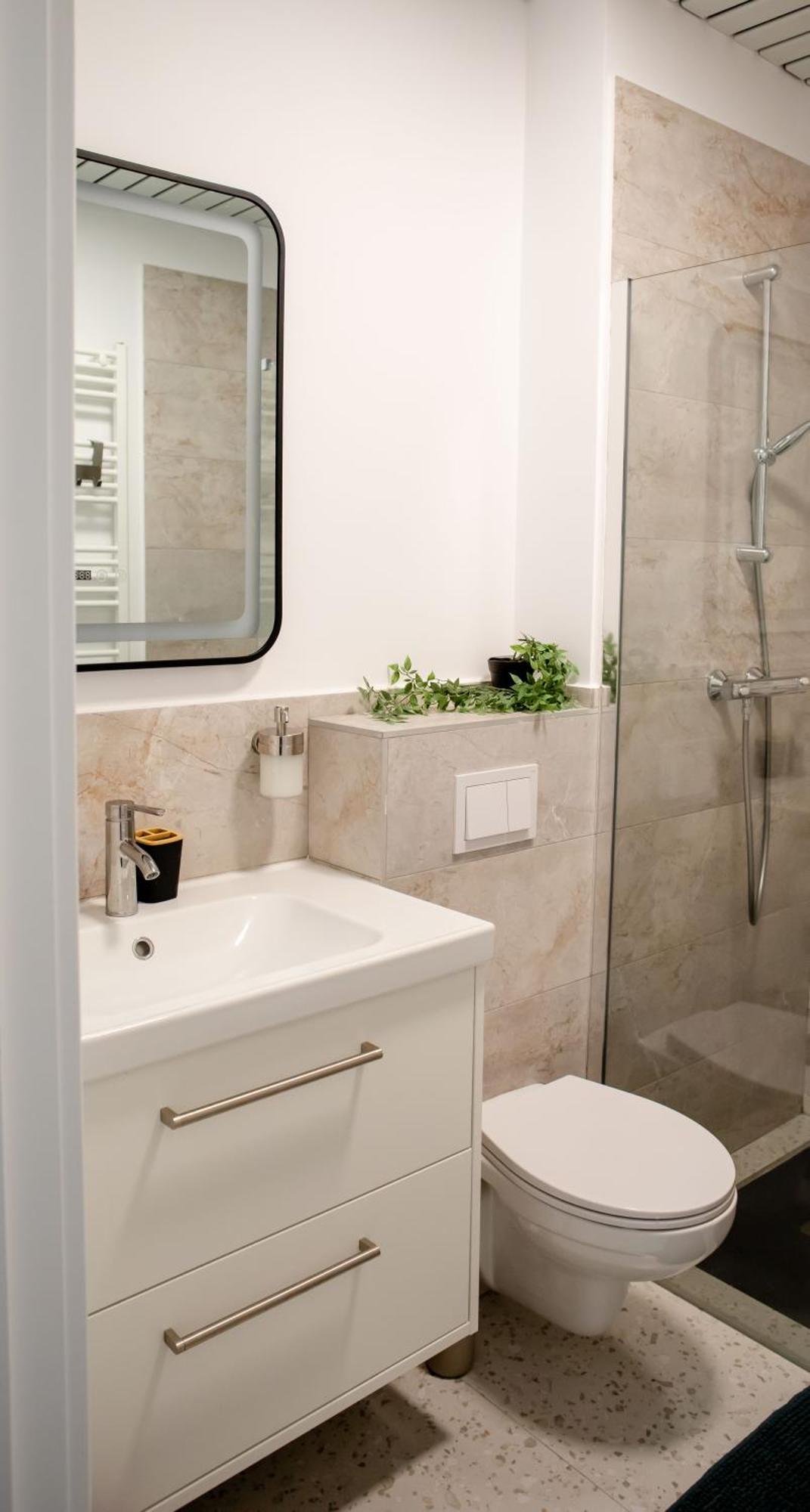 Beautiful New Super Location Apartment
