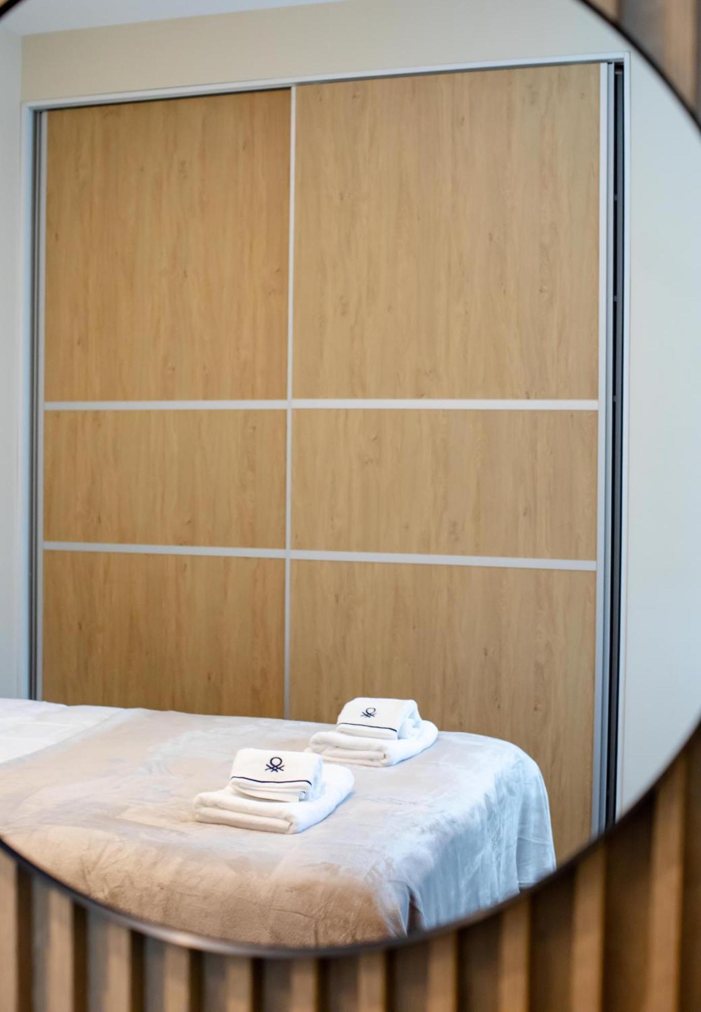 Beautiful New Super Location Apartment *