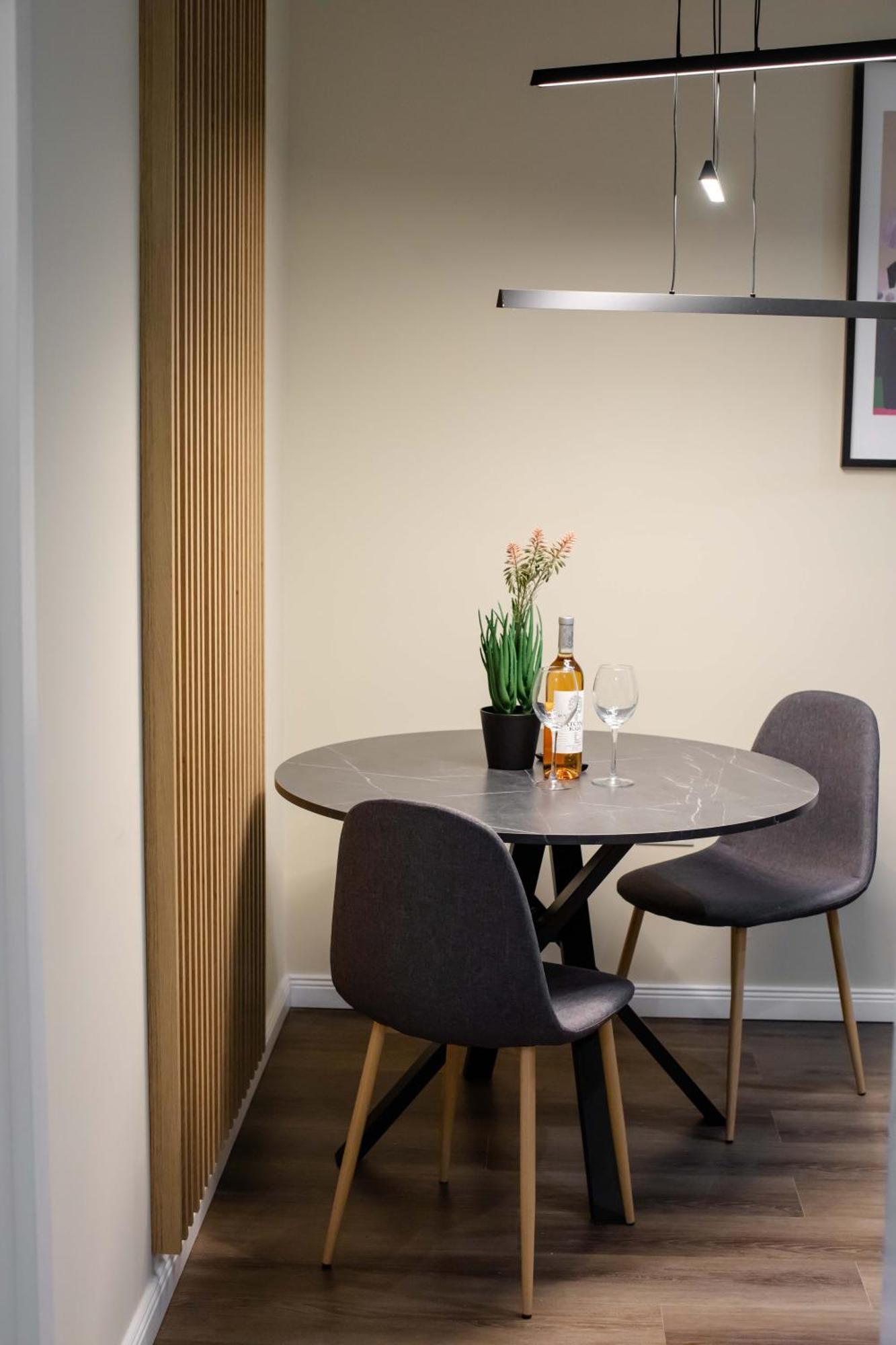 Beautiful New Super Location Apartment