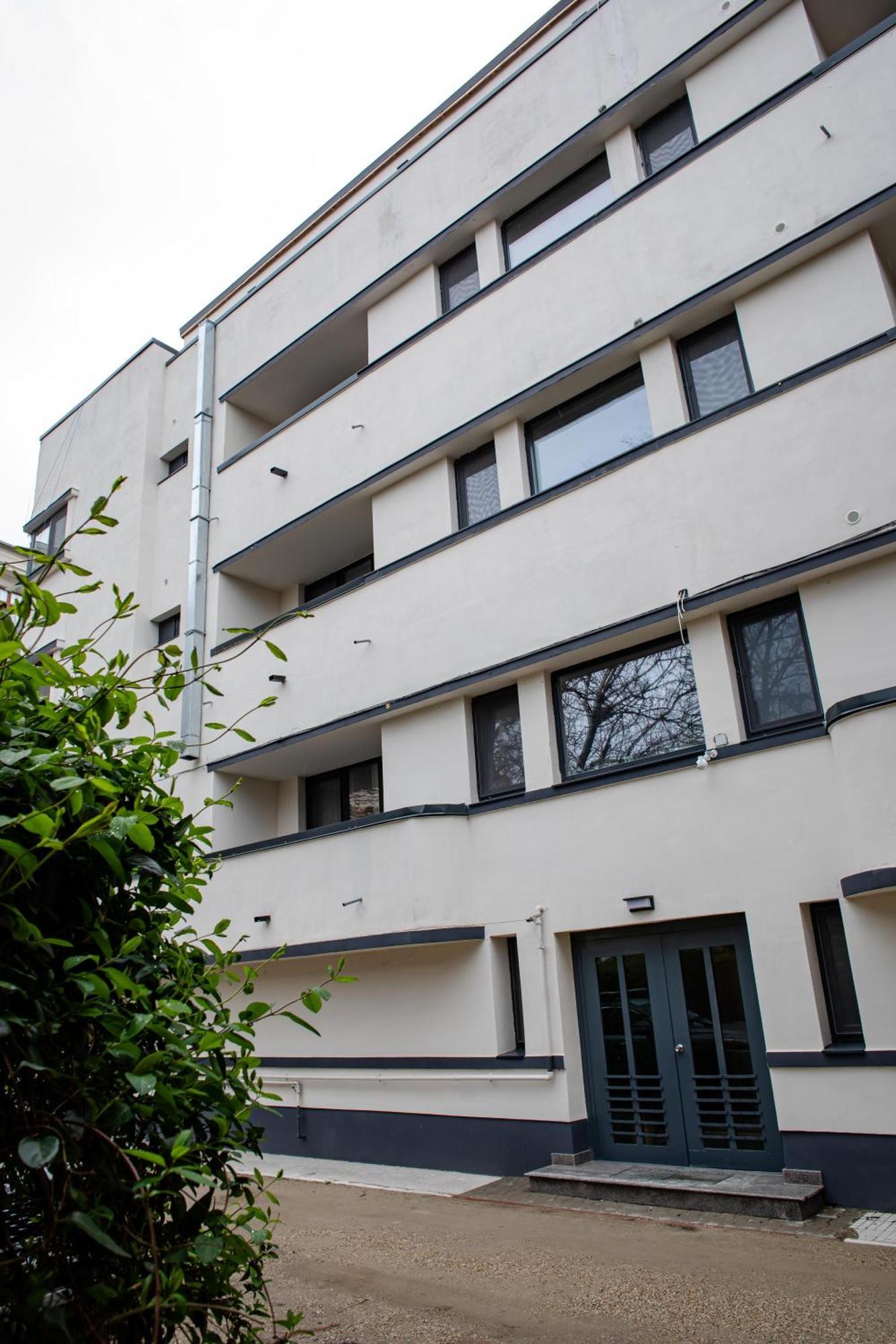 Beautiful New Super Location Apartment