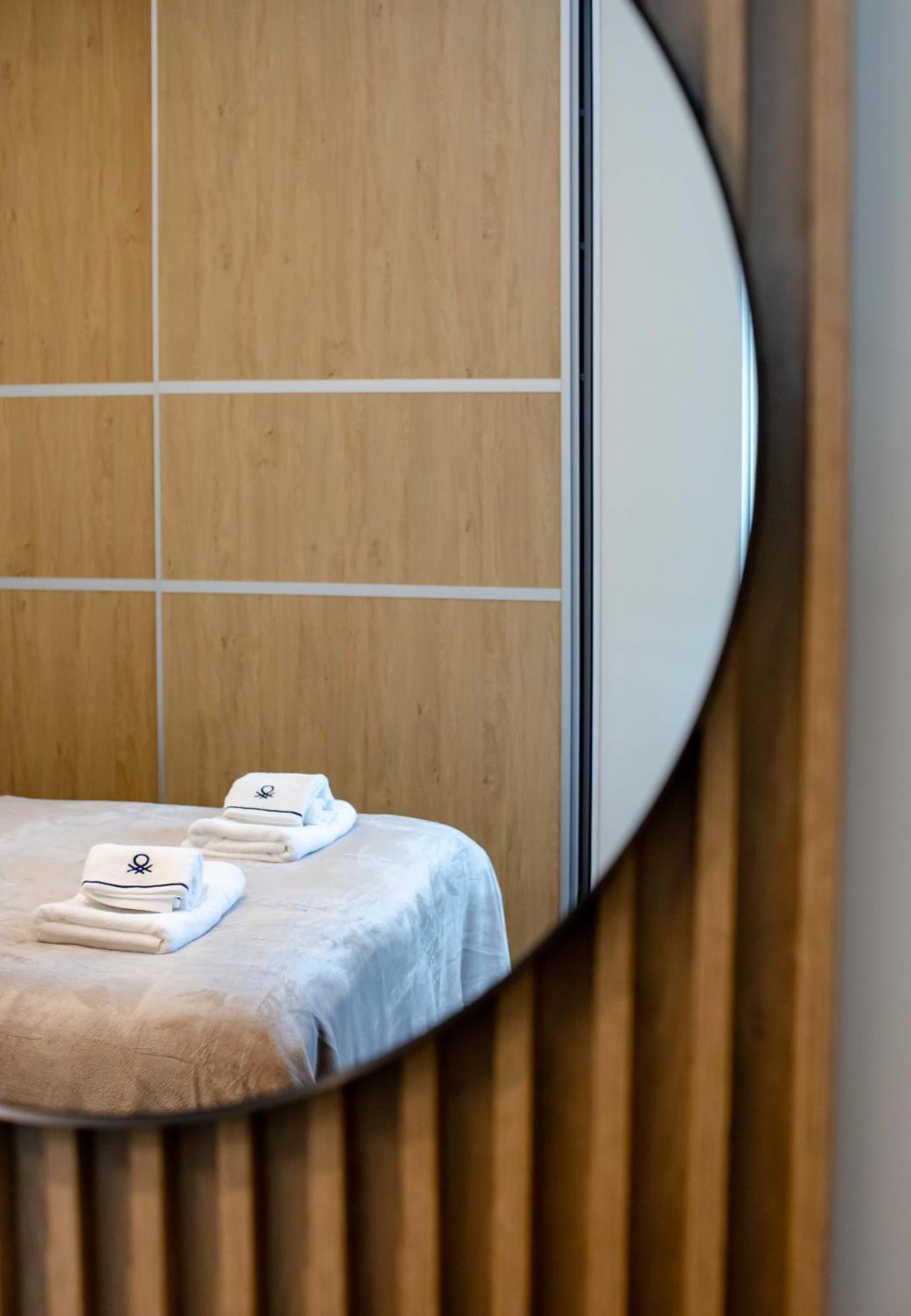 Beautiful New Super Location Apartment *